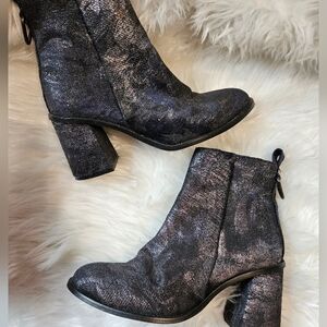 Bloc heel‎ shiny booties